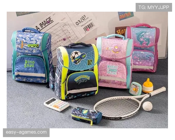 蒋圣龙居然还在用学生时代的旧书包？奢侈圈怕是没他一半能耐吧！