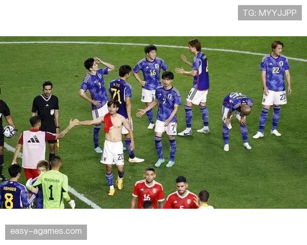 久保建英与三笘薰突破节奏与方式的差异机制解析