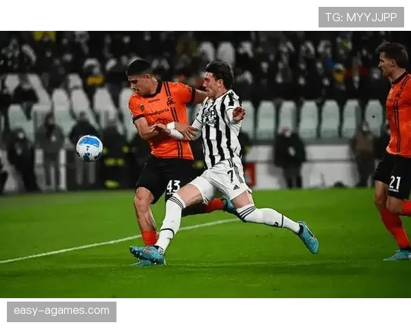 尤文图斯中场失控频发，节奏混乱暴露创造力缺失问题